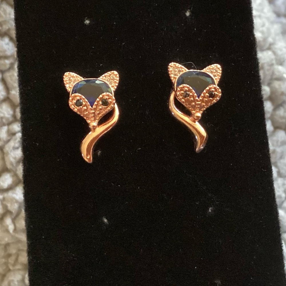 Post Earrings Rose Gold Foxes  Faceted Blue Stones for the faces